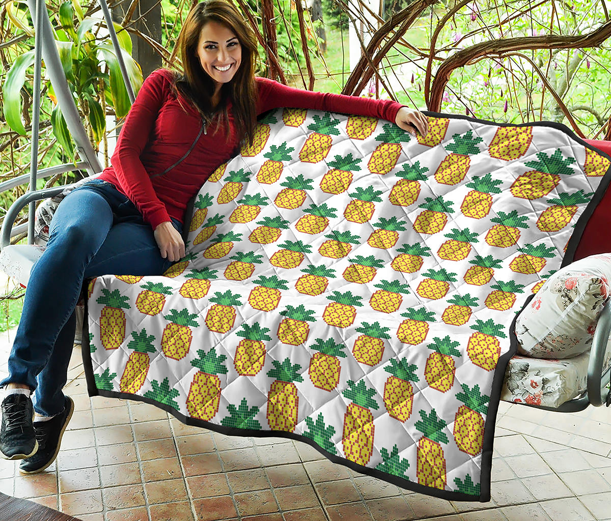 Pixel Pineapple Pattern Print Quilt