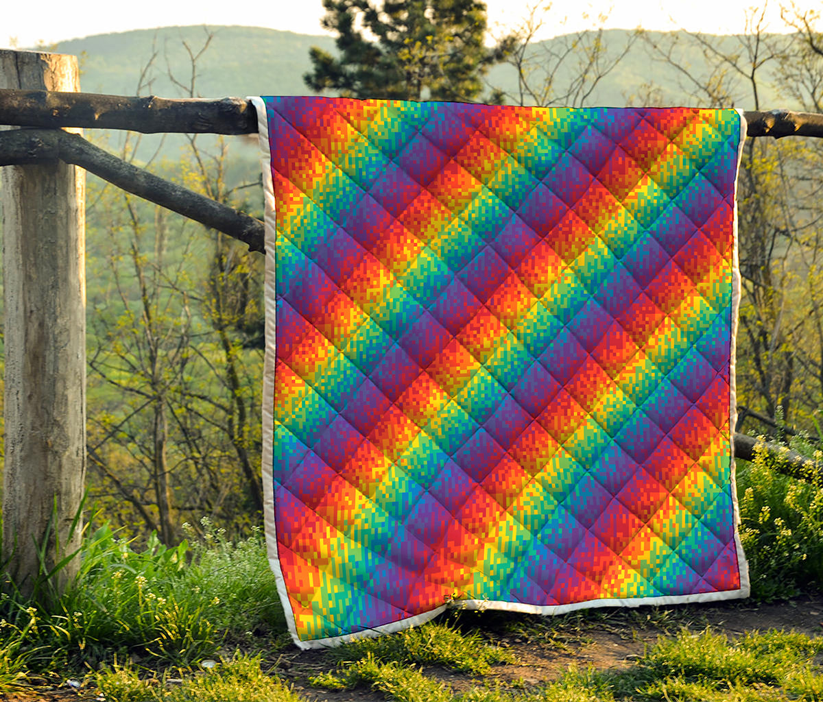 Pixel Rainbow Pattern Print Quilt