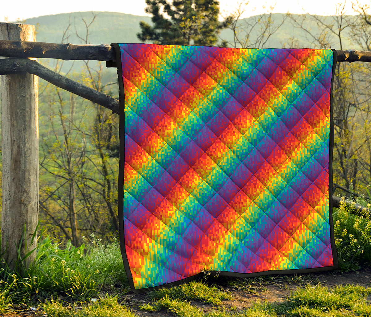 Pixel Rainbow Pattern Print Quilt