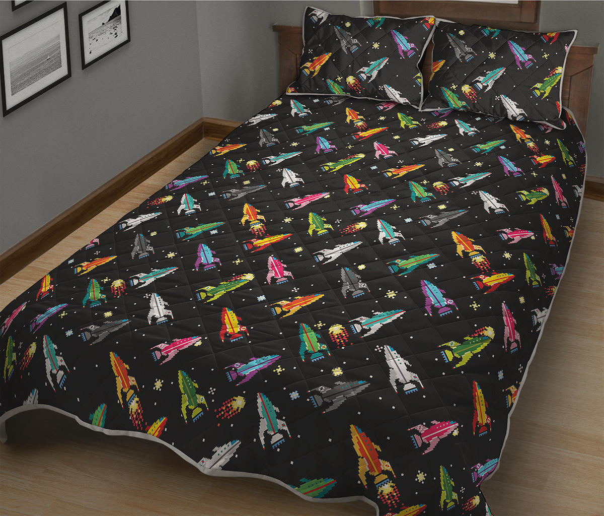 Pixel Spaceships Pattern Print Quilt Bed Set