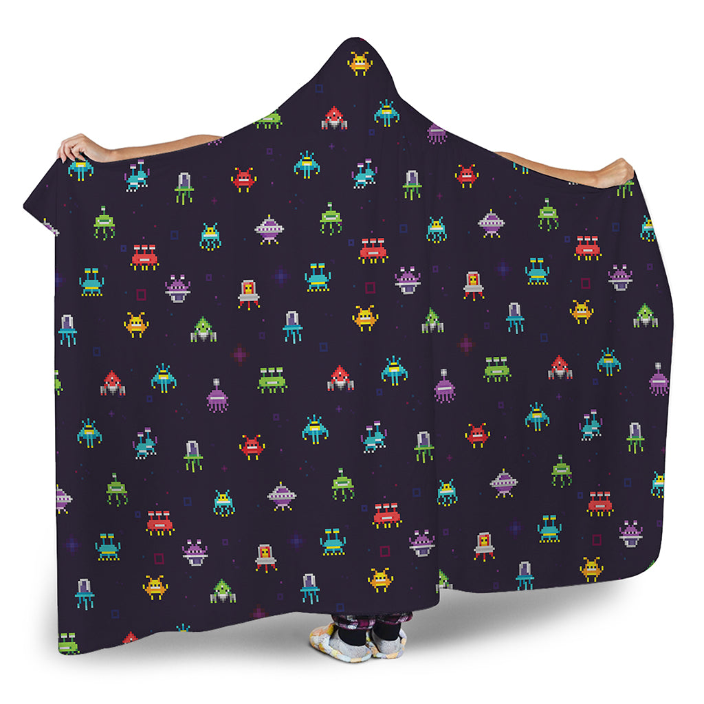 Pixel UFO Aliens Pattern Print Hooded Blanket