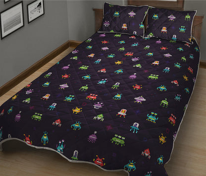 Pixel UFO Aliens Pattern Print Quilt Bed Set