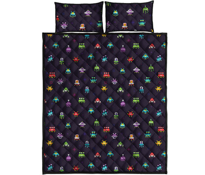 Pixel UFO Aliens Pattern Print Quilt Bed Set