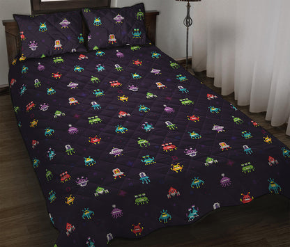 Pixel UFO Aliens Pattern Print Quilt Bed Set