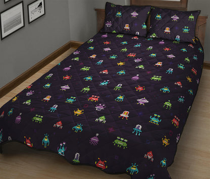 Pixel UFO Aliens Pattern Print Quilt Bed Set