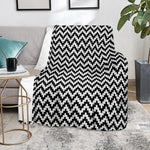 Pixel Zigzag Pattern Print Blanket