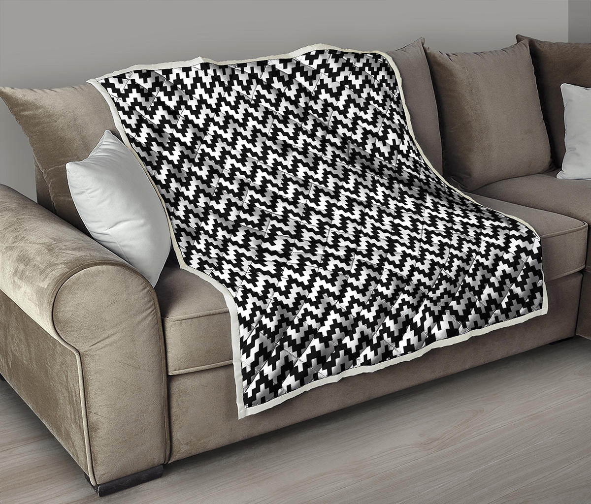 Pixel Zigzag Pattern Print Quilt