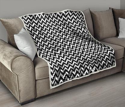 Pixel Zigzag Pattern Print Quilt