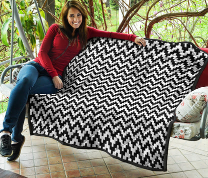 Pixel Zigzag Pattern Print Quilt