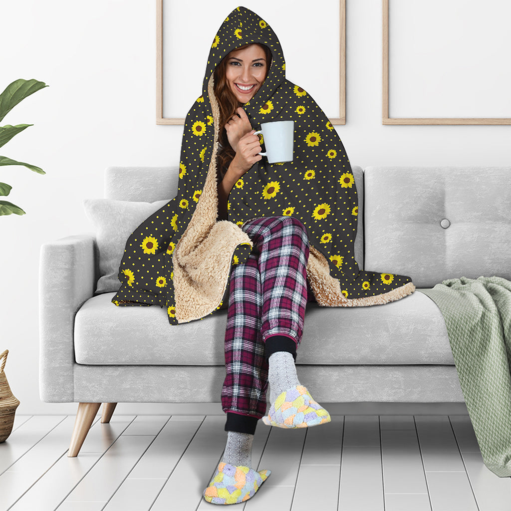 Polka Dot Sunflower Pattern Print Hooded Blanket