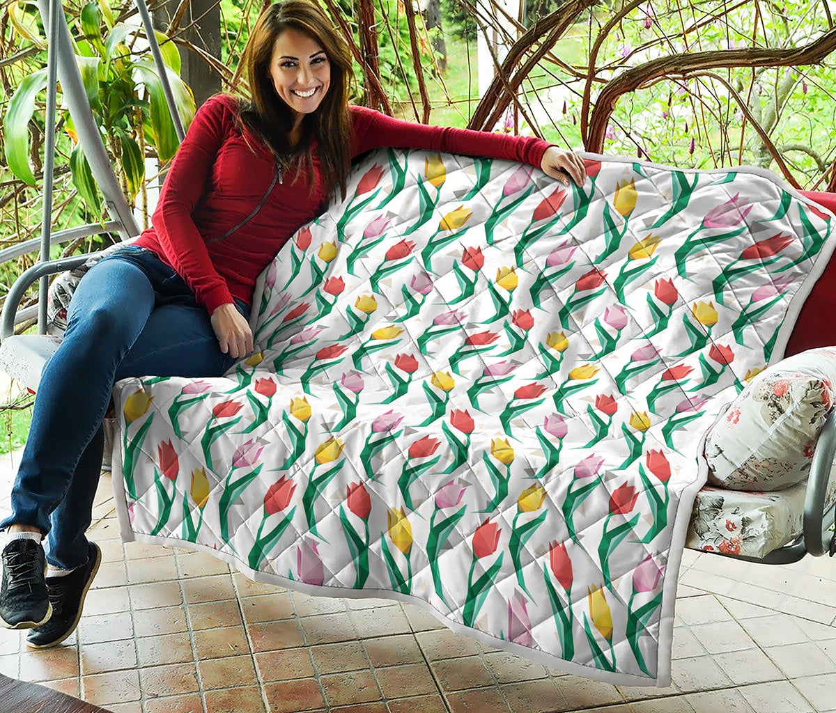 Polygon Tulip Pattern Print Quilt