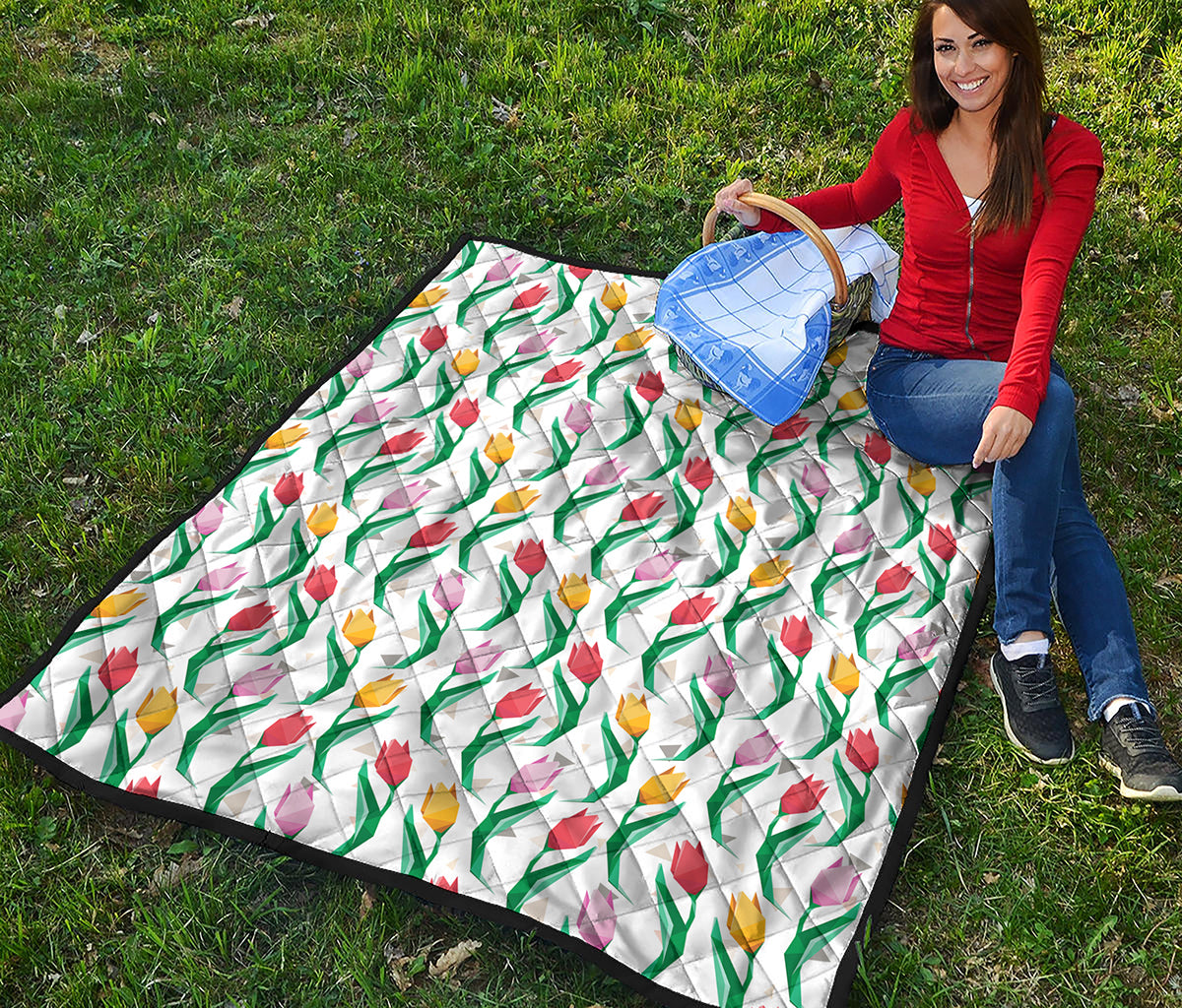 Polygon Tulip Pattern Print Quilt