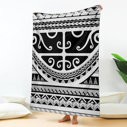 Polynesian Tribal Tattoo Pattern Print Blanket