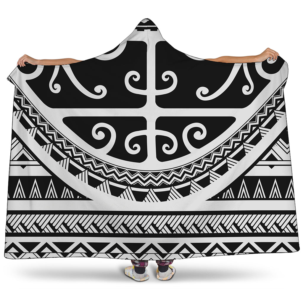 Polynesian Tribal Tattoo Pattern Print Hooded Blanket