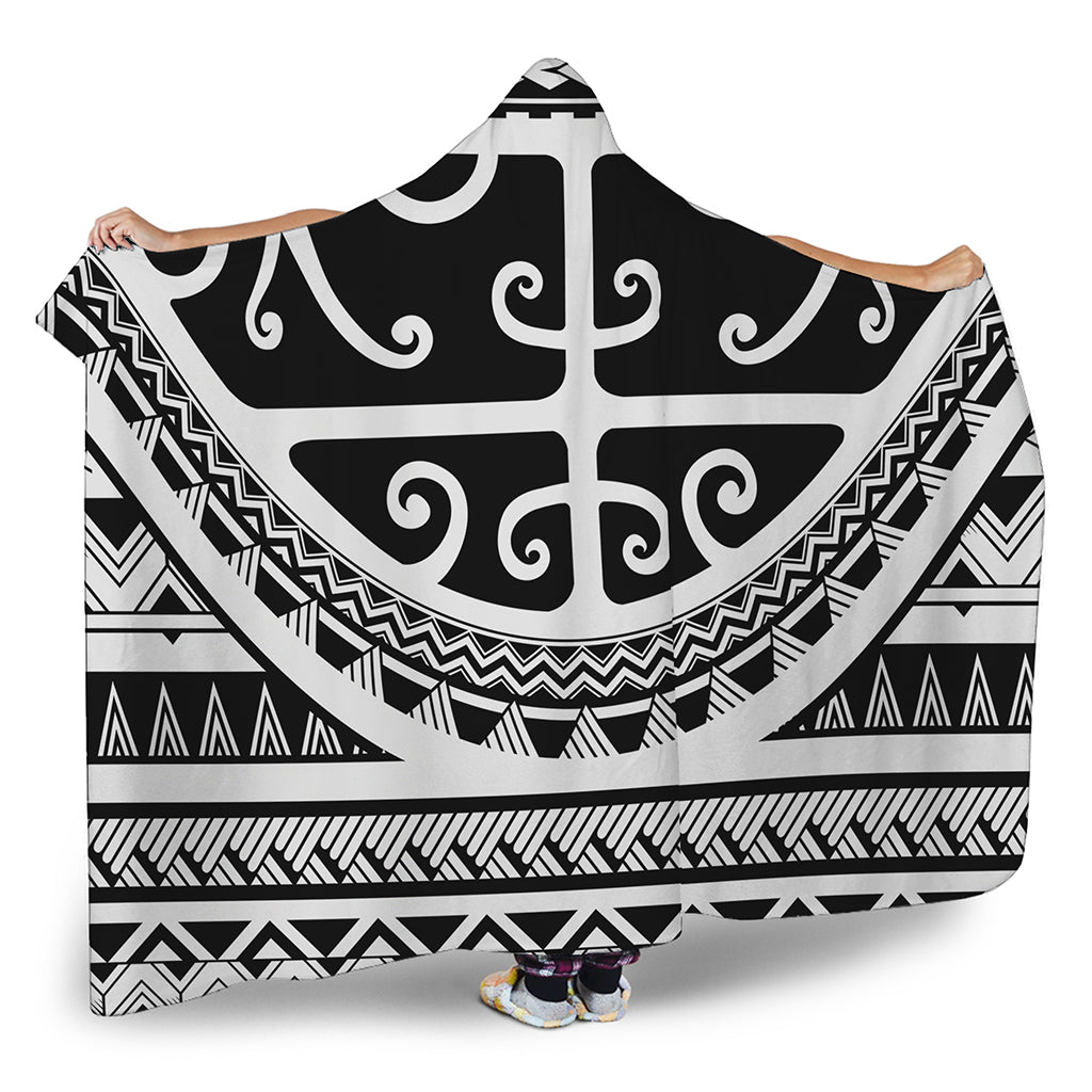 Polynesian Tribal Tattoo Pattern Print Hooded Blanket