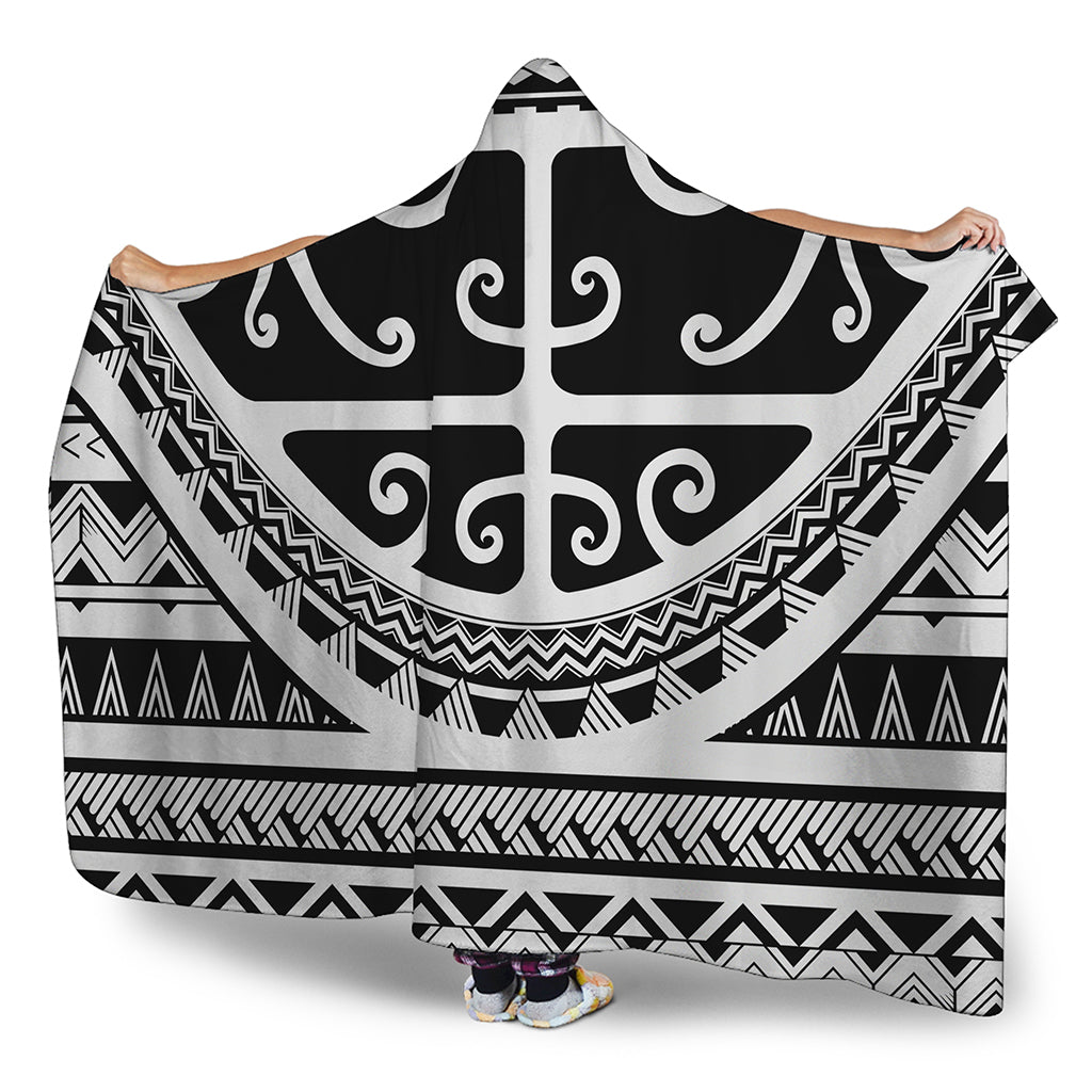 Polynesian Tribal Tattoo Pattern Print Hooded Blanket