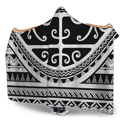 Polynesian Tribal Tattoo Pattern Print Hooded Blanket