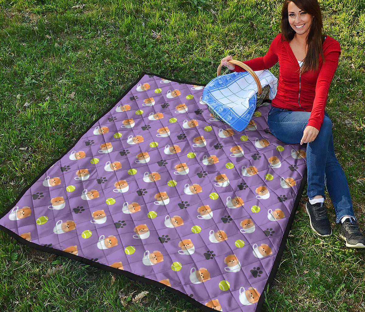 Pomeranian In Tea Cup Pattern Print Quilt