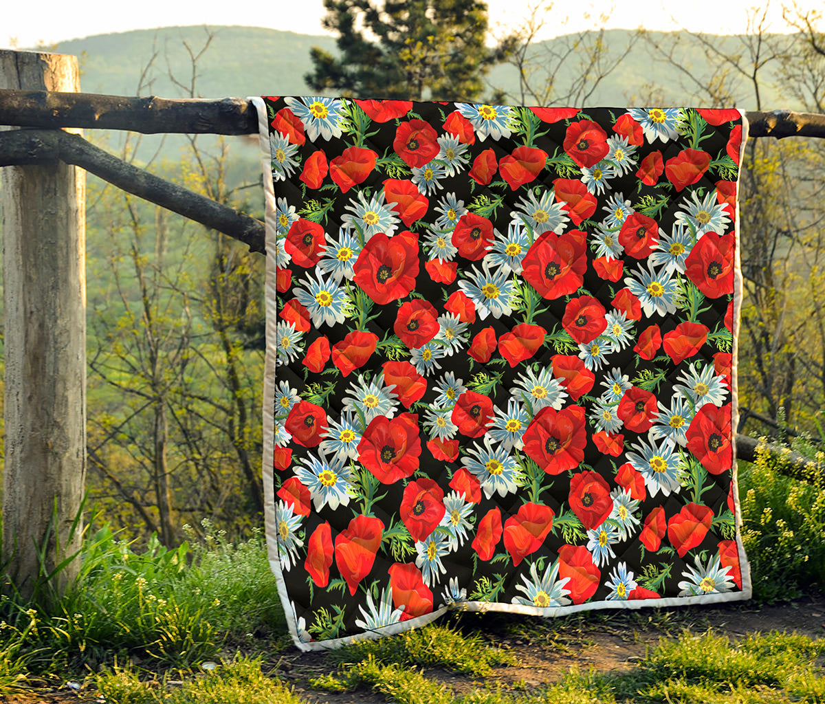 Poppy And Chamomile Pattern Print Quilt