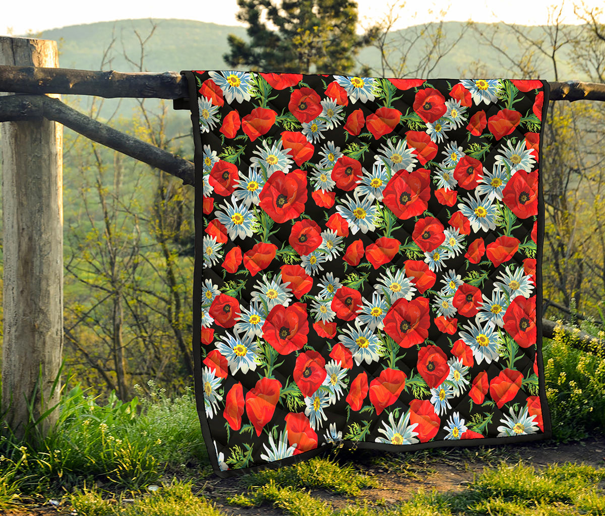 Poppy And Chamomile Pattern Print Quilt