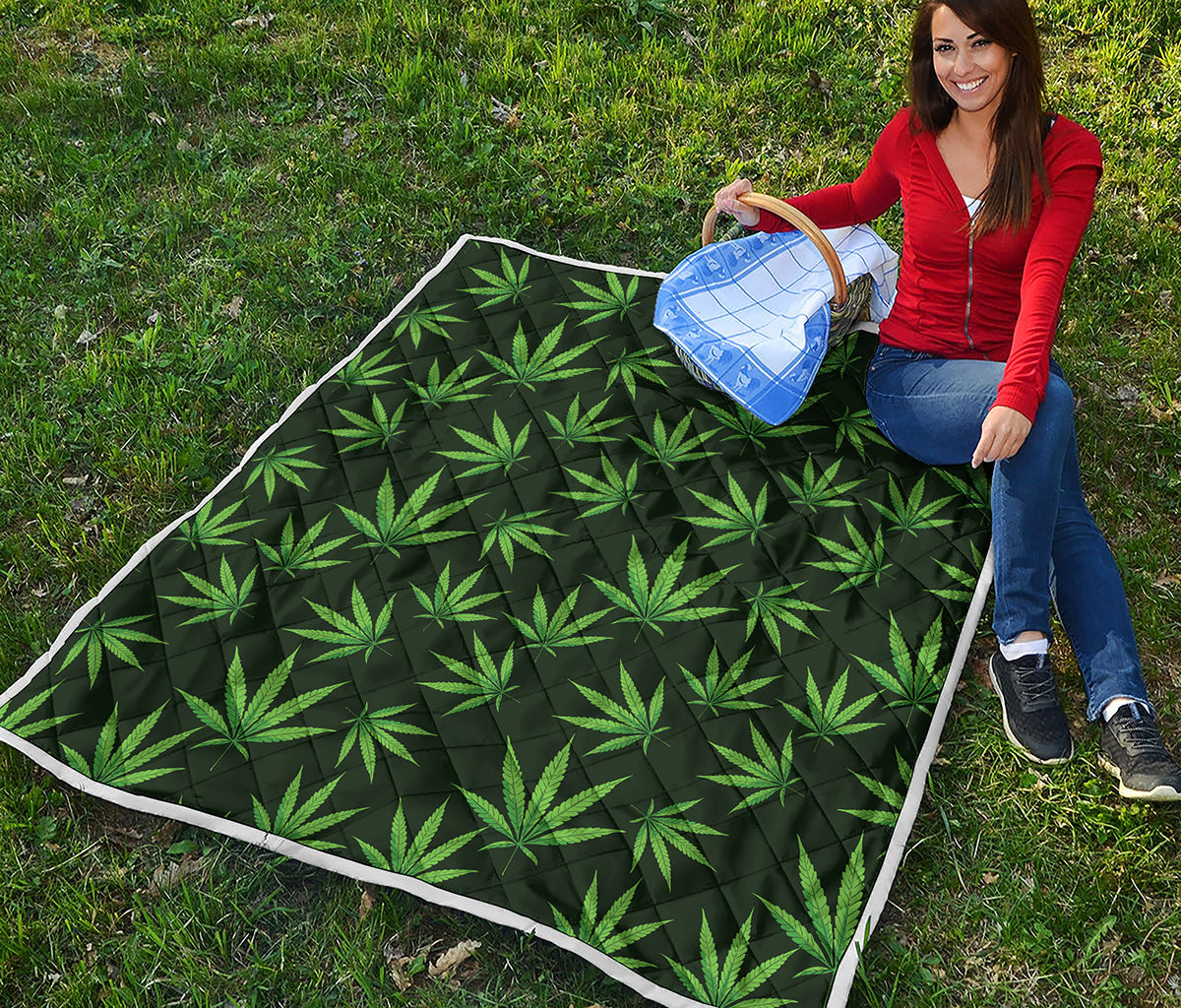 Pot Leaf Pattern Print Quilt