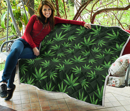 Pot Leaf Pattern Print Quilt