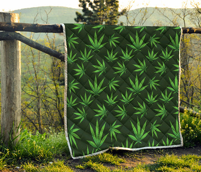 Pot Leaf Pattern Print Quilt