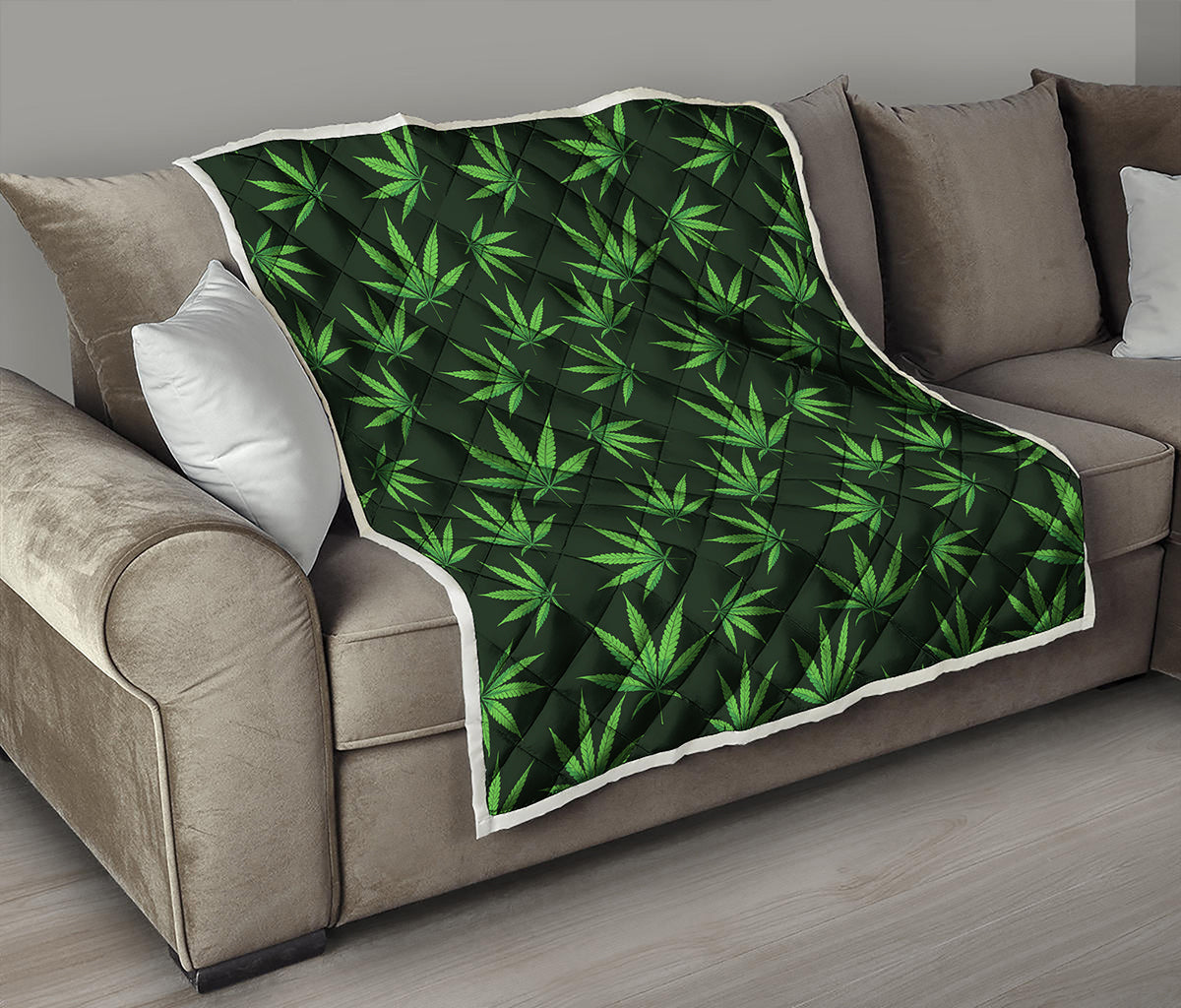 Pot Leaf Pattern Print Quilt