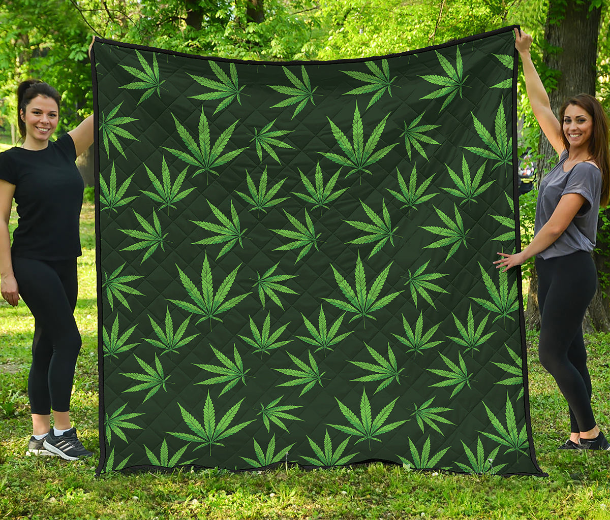 Pot Leaf Pattern Print Quilt