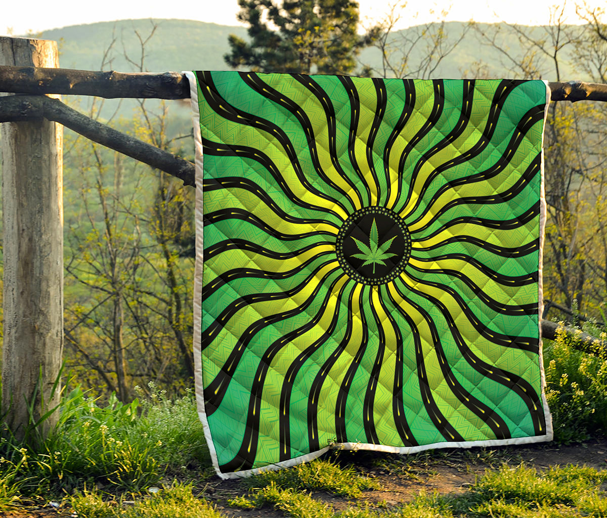 Psychedelic Cannabis Leaf Print Quilt