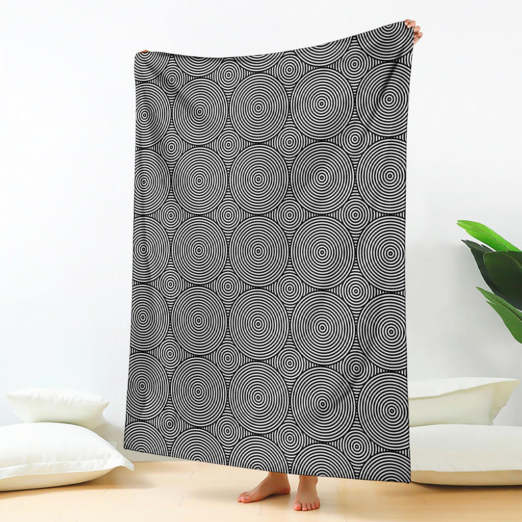 Psychedelic Circle Pattern Print Blanket