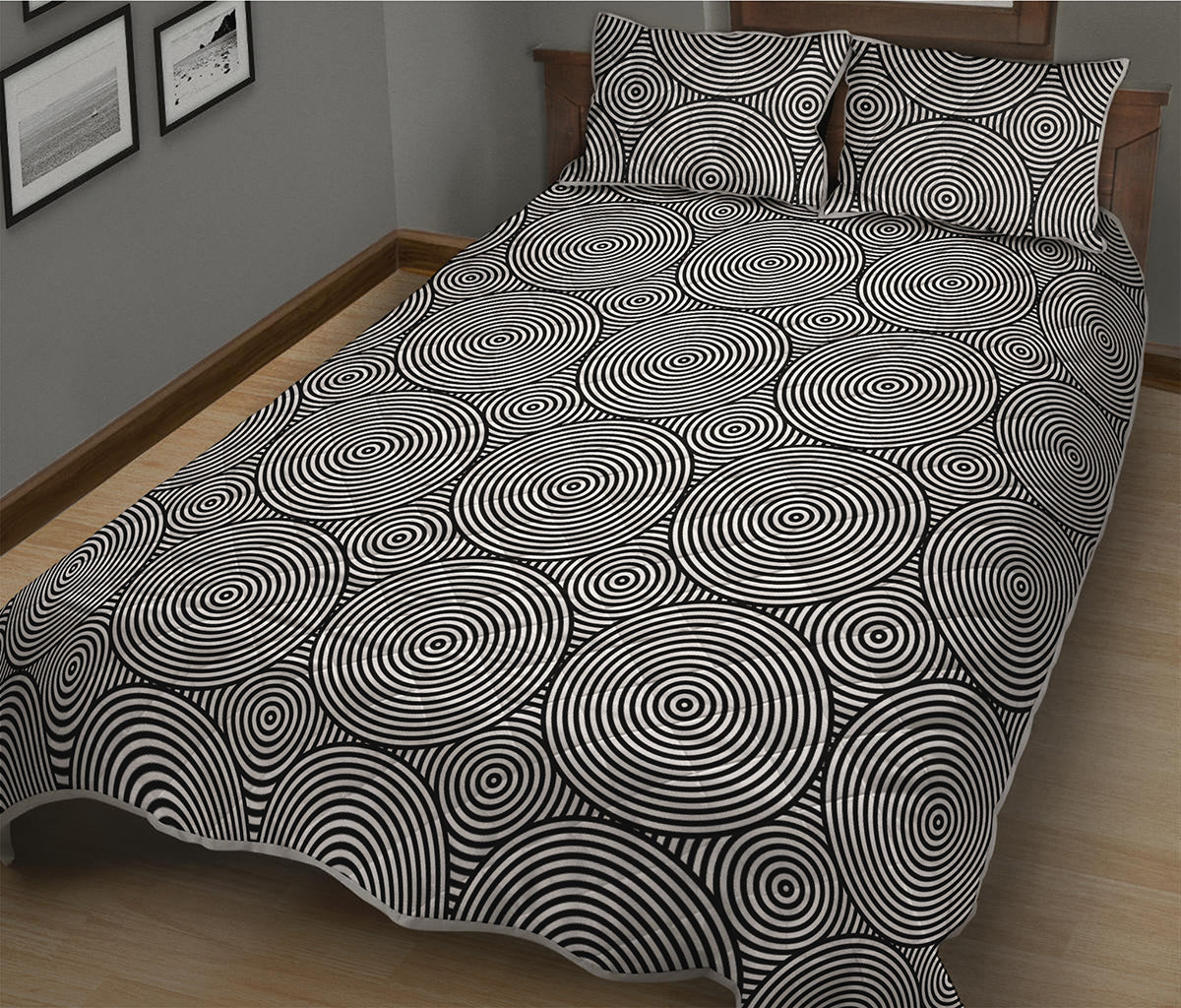 Psychedelic Circle Pattern Print Quilt Bed Set