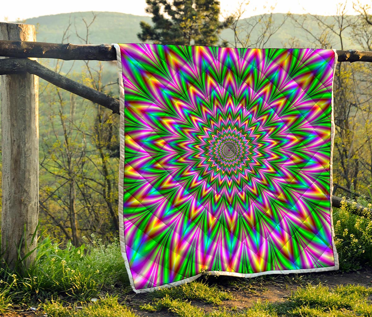 Psychedelic Radiant Optical Illusion Quilt