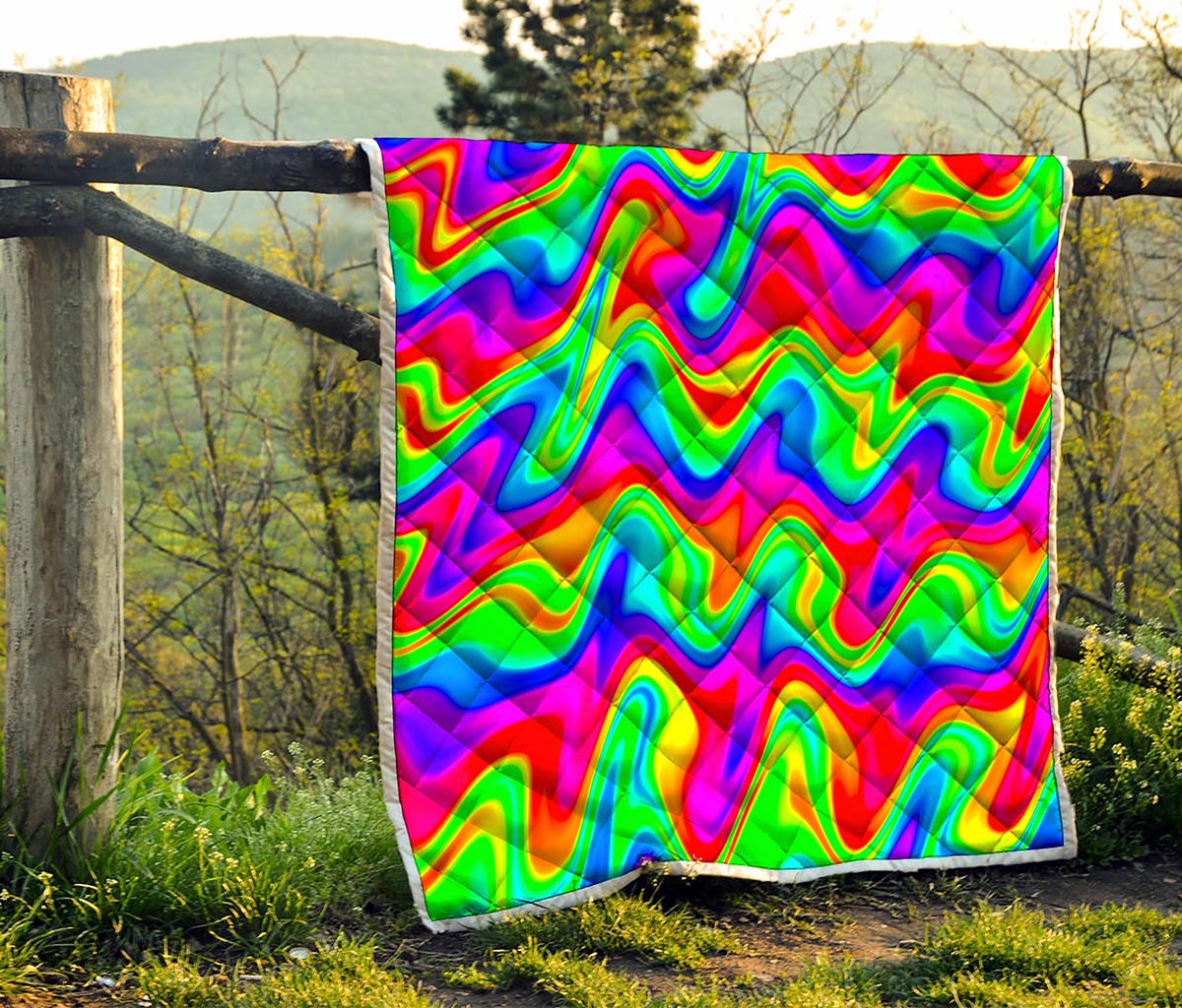 Psychedelic Rainbow Trippy Print Quilt