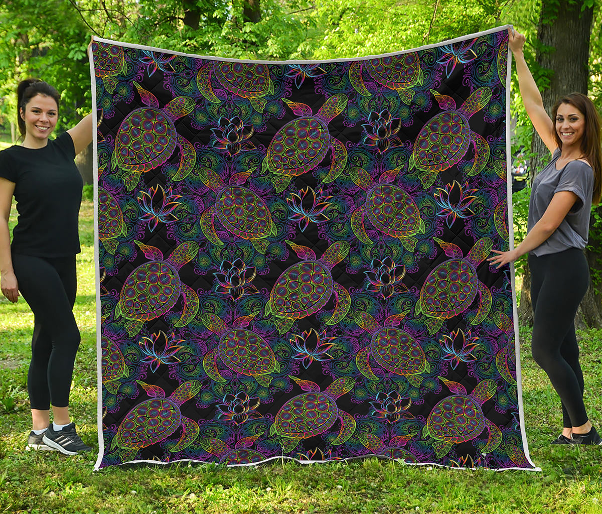 Psychedelic Sea Turtle Pattern Print Quilt