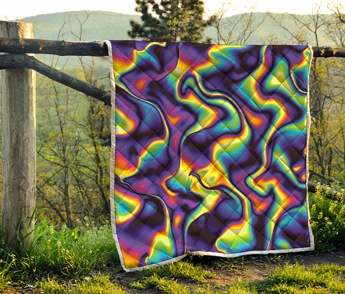 Psychedelic Wavy Print Quilt