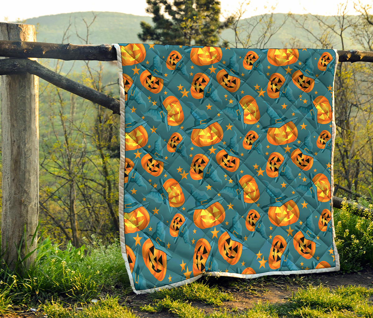 Pumpkin With Witch Hat Pattern Print Quilt