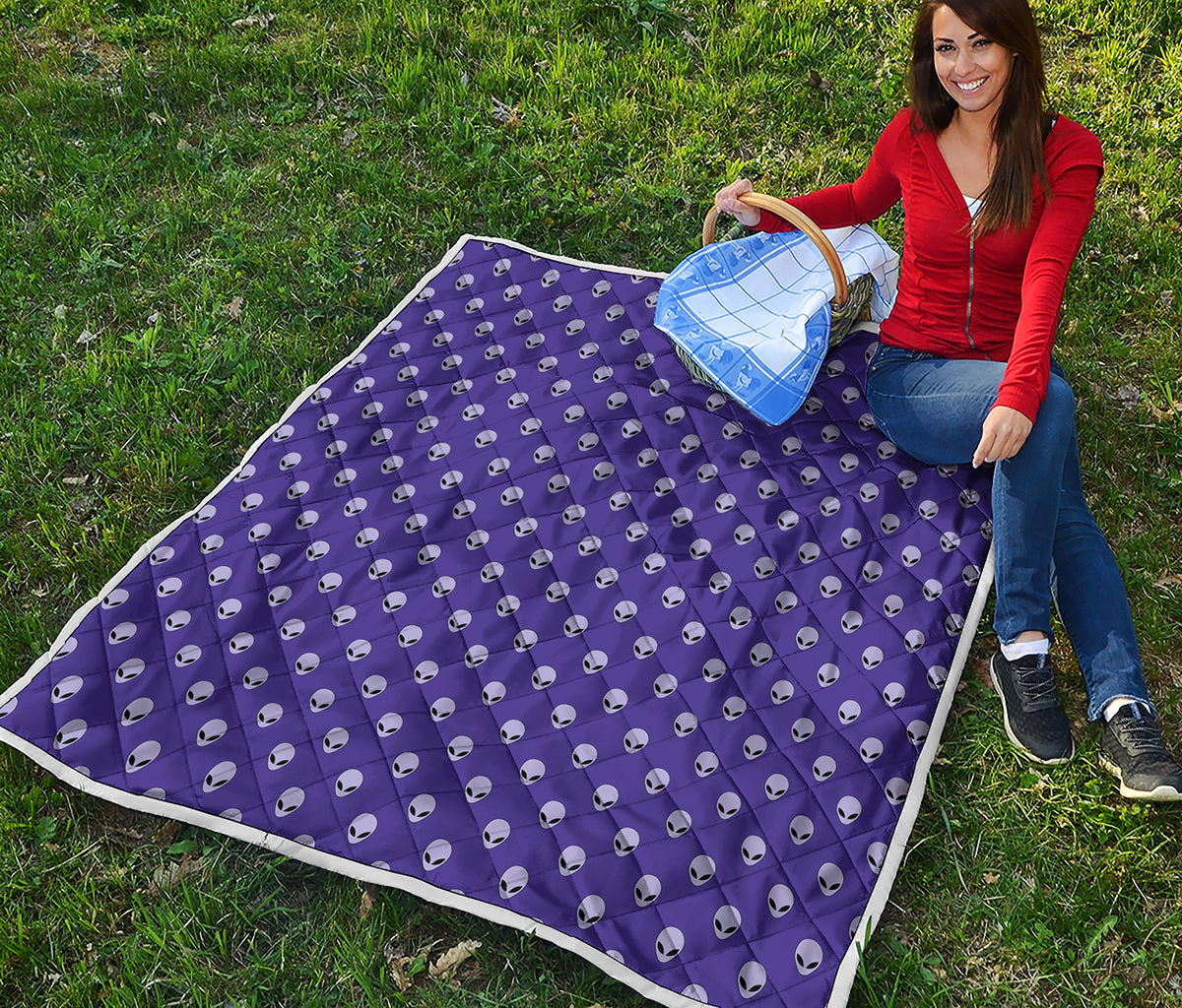 Purple Alien Face Pattern Print Quilt
