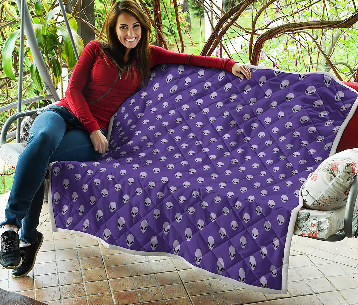 Purple Alien Face Pattern Print Quilt