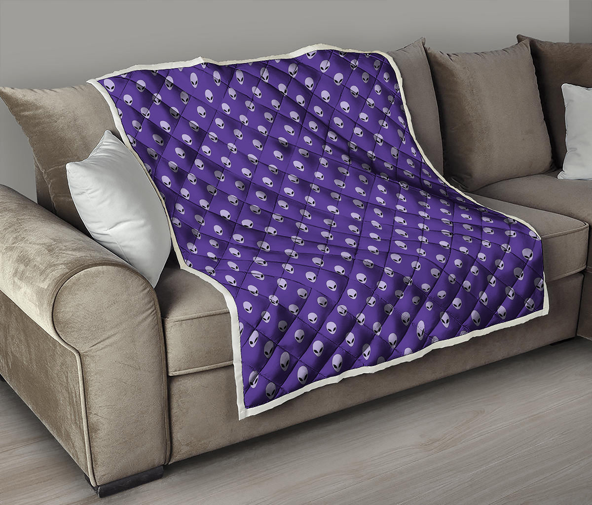 Purple Alien Face Pattern Print Quilt