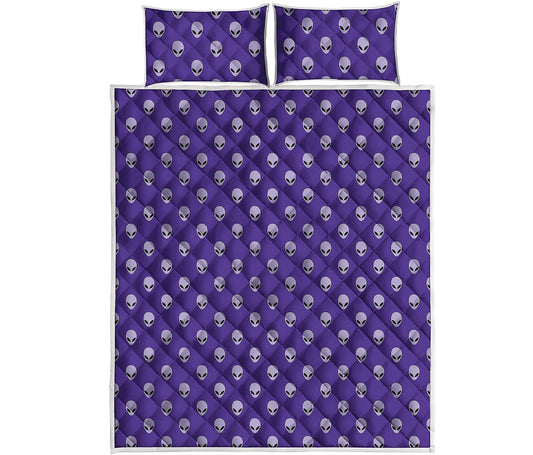 Purple Alien Face Pattern Print Quilt Bed Set