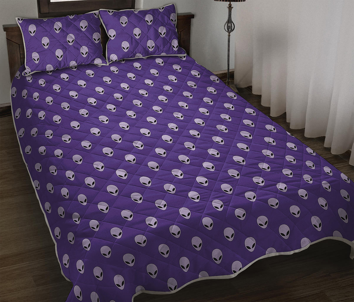 Purple Alien Face Pattern Print Quilt Bed Set