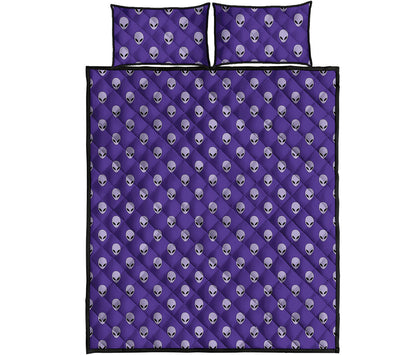 Purple Alien Face Pattern Print Quilt Bed Set
