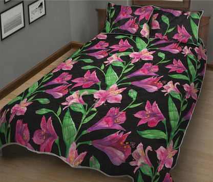 Purple Alstroemeria Pattern Print Quilt Bed Set