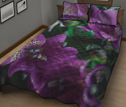 Purple Alstroemeria Print Quilt Bed Set