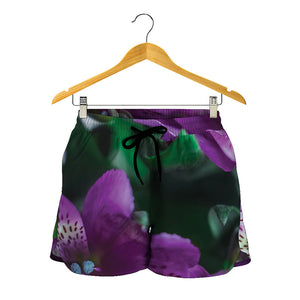 Purple Alstroemeria Print Women's Shorts