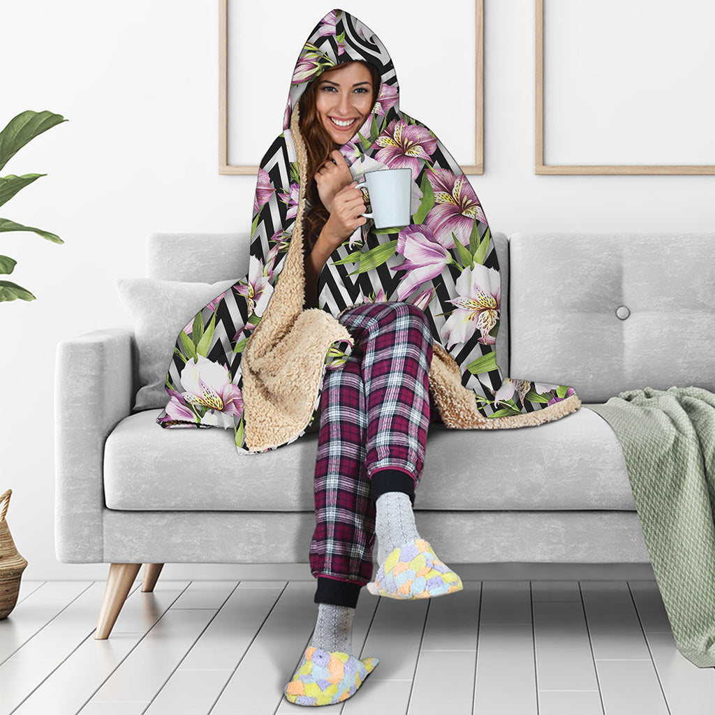 Purple Alstroemeria Zigzag Pattern Print Hooded Blanket