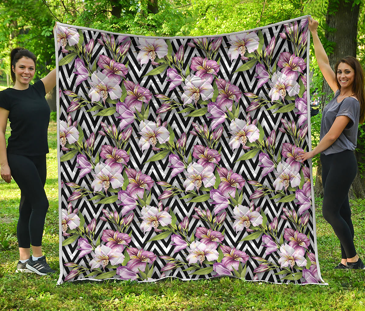 Purple Alstroemeria Zigzag Pattern Print Quilt