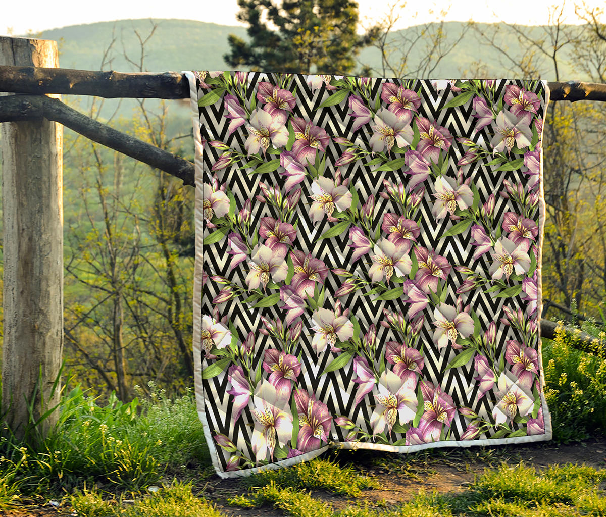 Purple Alstroemeria Zigzag Pattern Print Quilt