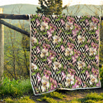 Purple Alstroemeria Zigzag Pattern Print Quilt